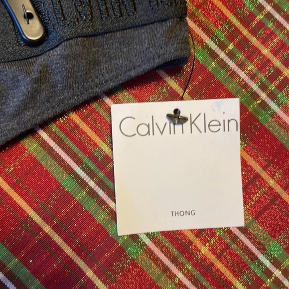 Brand New Calvin Klein Set of 5 Cotton Thongs Underwear Solid Christmas - Picture 6 of 16